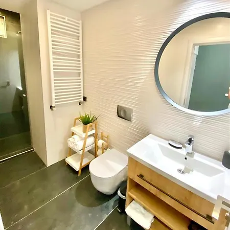 Moni Downtown Luxury Apartamento