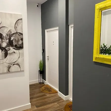Daire Moni Downtown Luxury Belgrad
