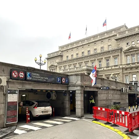 Moni Downtown Luxury *