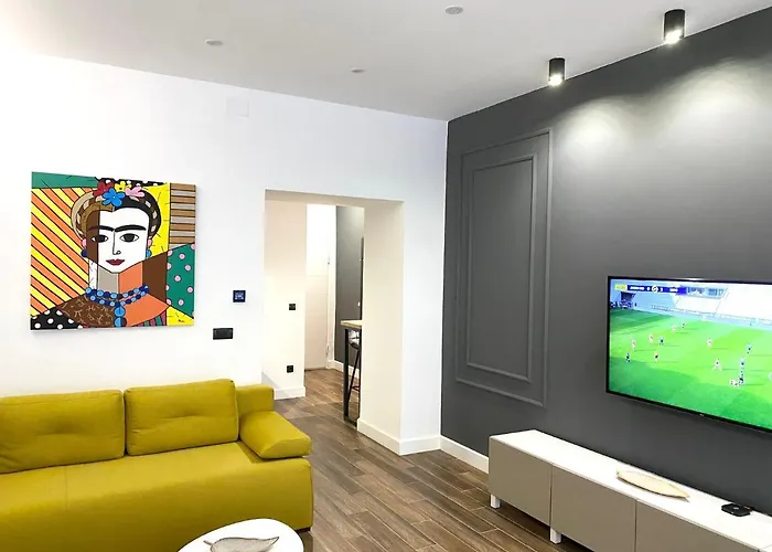 Moni Downtown Luxury شقة *