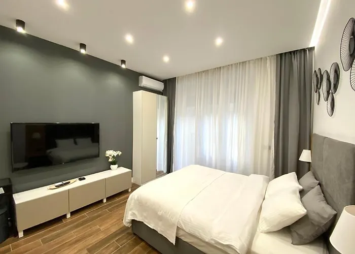 Moni Downtown Luxury شقة